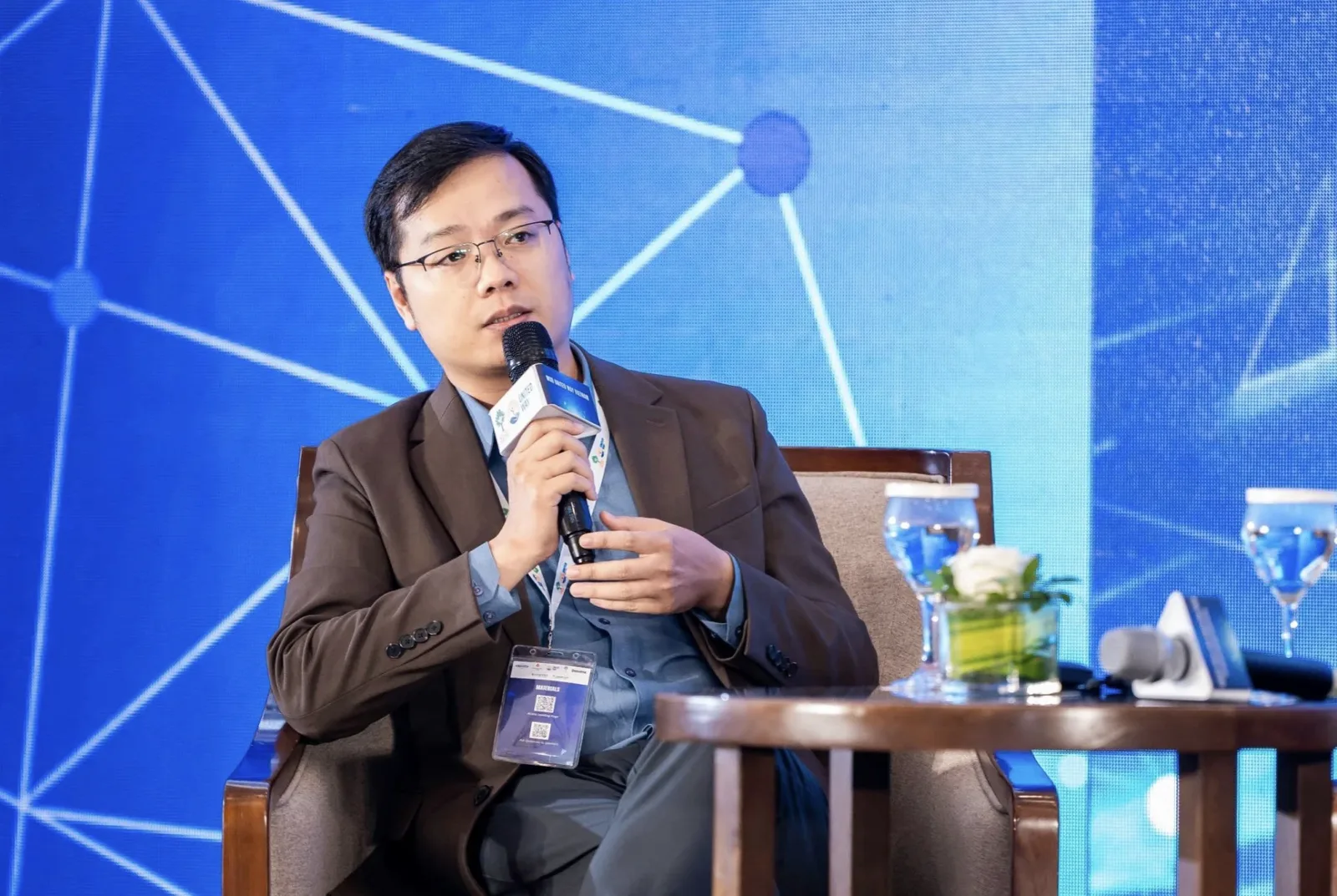 Kết nối doanh nghiệp – chuyên gia – sinh viên: Gợi mở mô hình đào tạo khởi nghiệp dựa trên trải nghiệm thực tiễn Kết nối doanh nghiệp – chuyên gia – sinh viên: Gợi mở mô hình đào tạo khởi nghiệp dựa trên trải nghiệm thực tiễn
