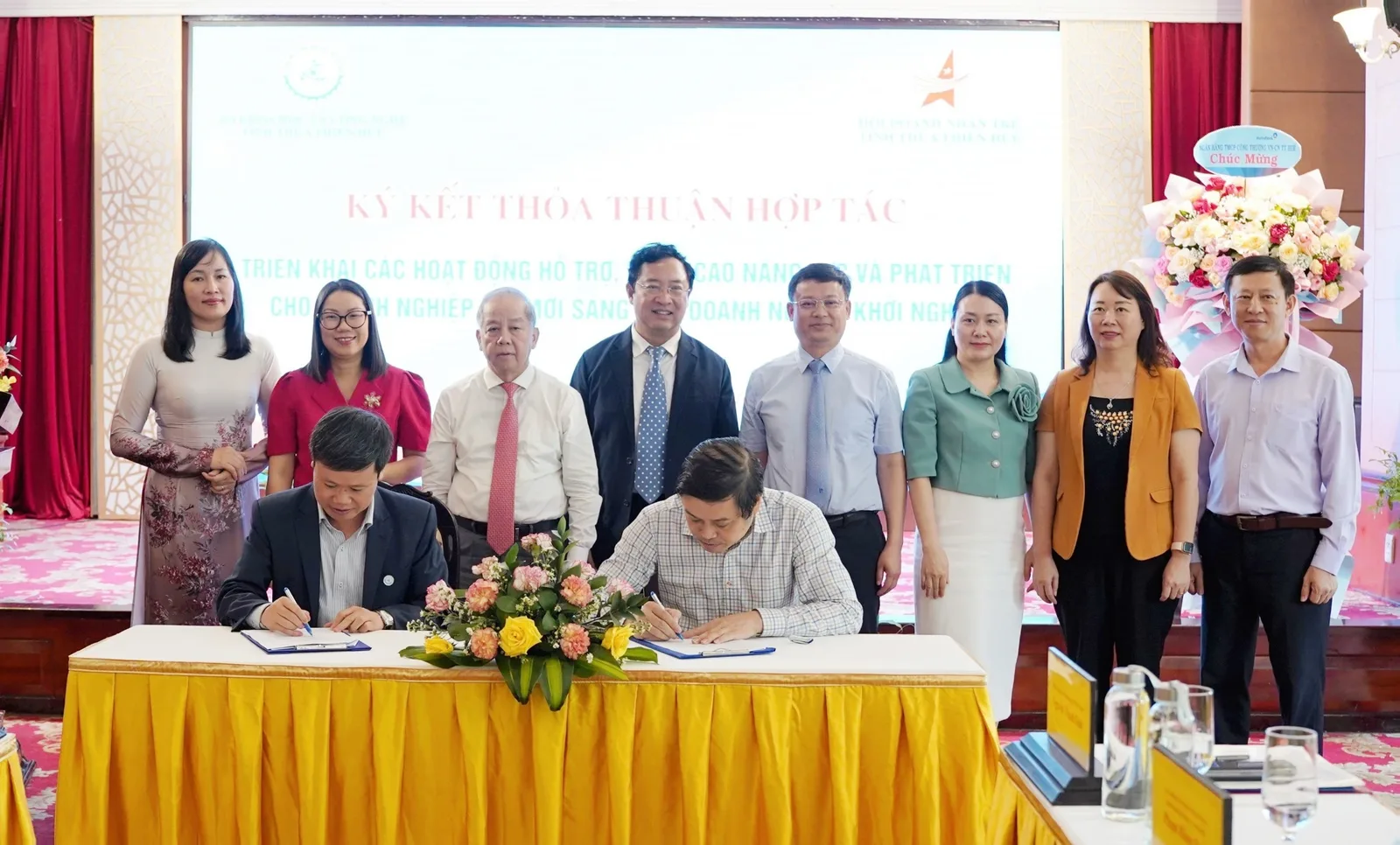 Phát triển hệ sinh thái khởi nghiệp đổi mới sáng tạo mở gắn với hoạt động đầu tư chuyển giao công nghệ Phát triển hệ sinh thái khởi nghiệp đổi mới sáng tạo mở gắn với hoạt động đầu tư chuyển giao công nghệ