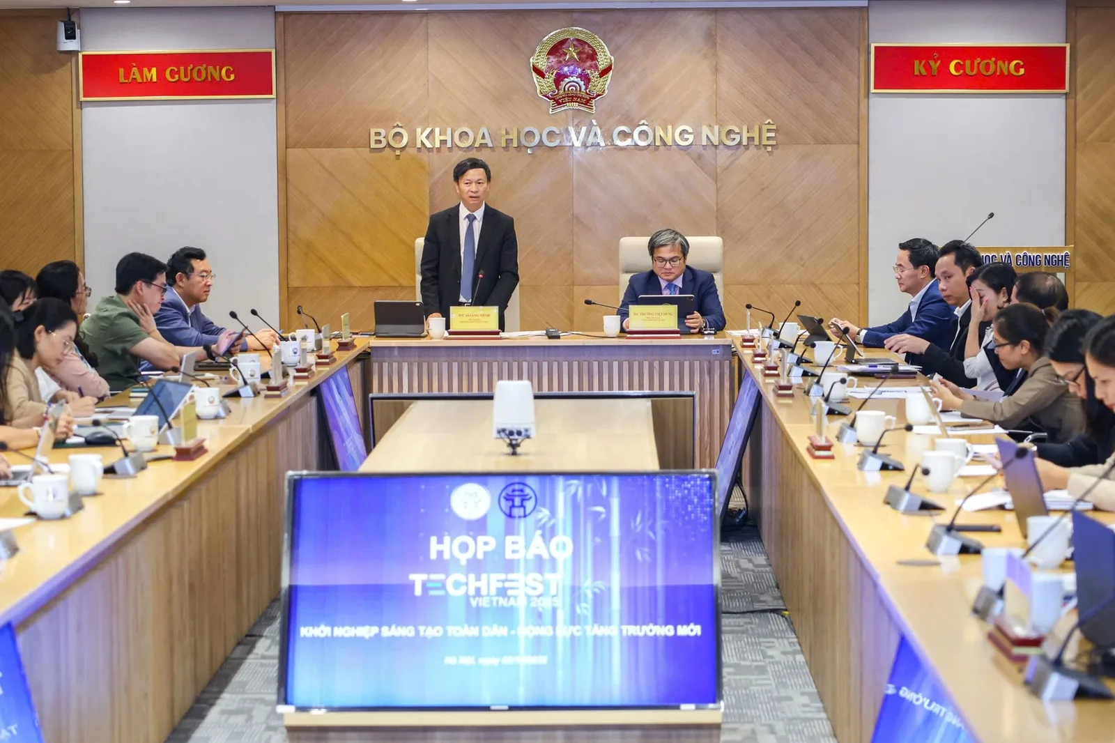 Ngày hội khởi nghiệp TECHFEST Việt Nam 2025 lần đầu tổ chức ở phố đi bộ hồ Hoàn Kiếm
