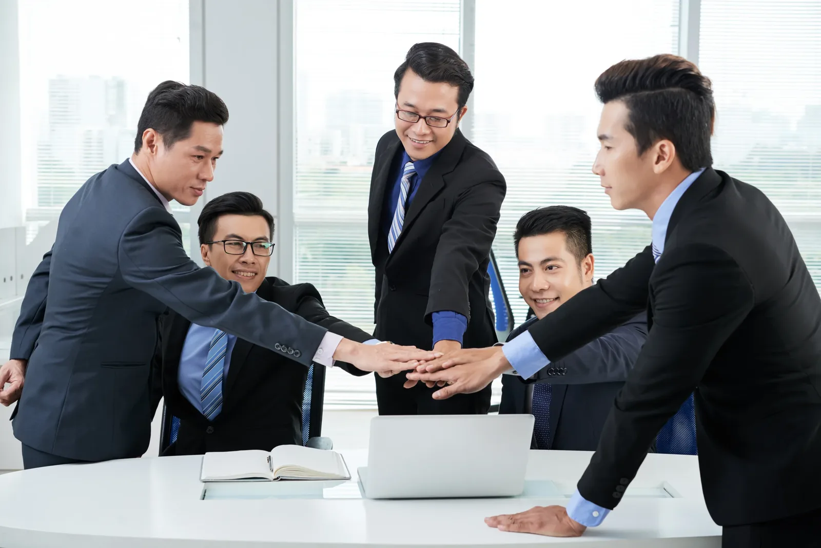 Làm thế nào để lựa chọn giữa vườn ươm doanh nghiệp và tổ chức thúc đẩy kinh doanh